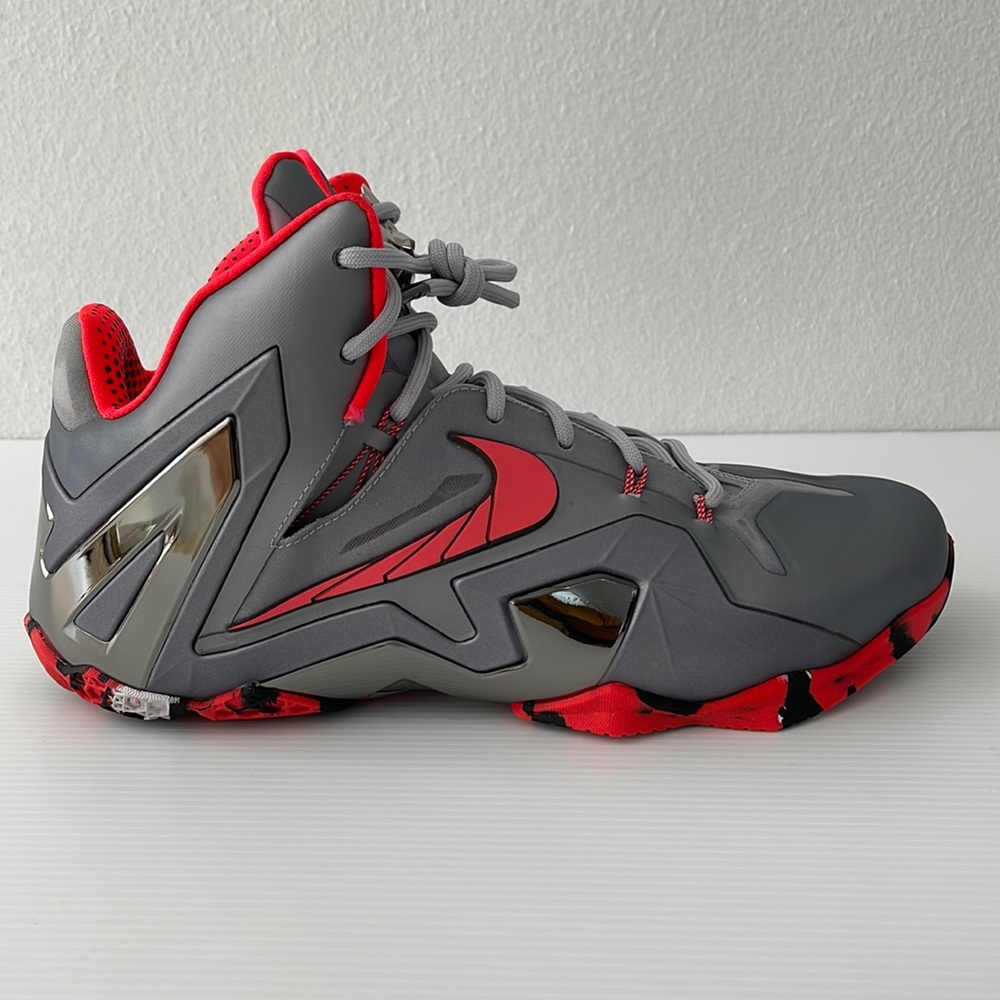Vintage LEBRON XI ELITE Basketball Shoes Nike 642846 001 Used Like New Sz 11.5